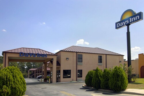 Great Place to stay Days Inn by Wyndham Bainbridge near Bainbridge 