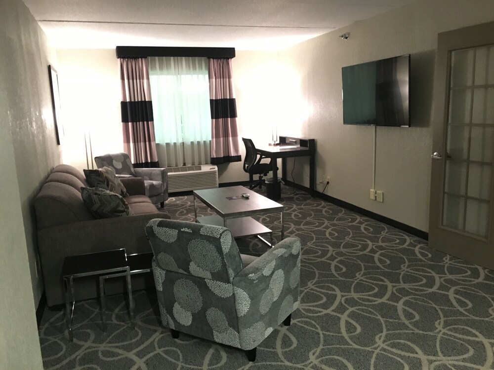 Ramada Hotel Des Moines Airport Ramada Hotel Des Moines Airport