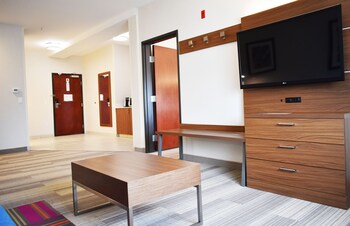 Holiday Inn Express Suites Albany Corvallis 2019 Room - 