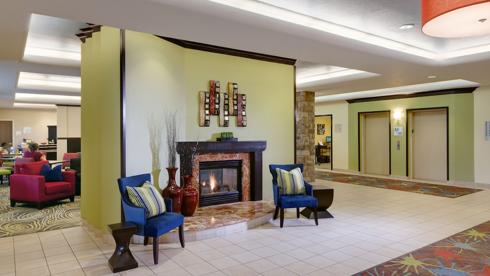 Holiday Inn Express Hotel & Suites Saginaw, an IHG Hotel