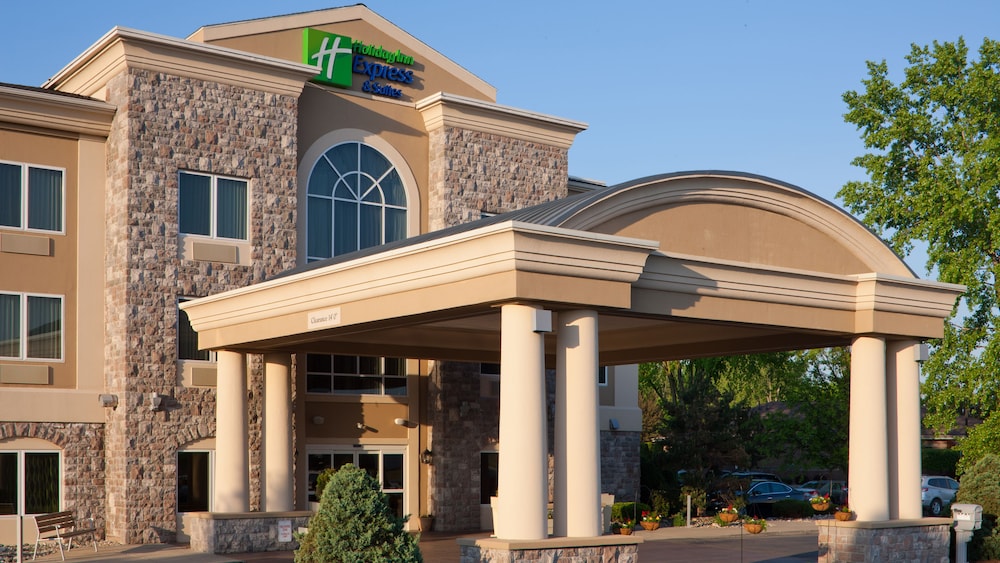 Holiday Inn Express Hotel & Suites Saginaw, an IHG Hotel