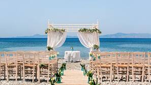 Spiaggia privata, lettini da mare, ombrelloni, teli da spiaggia