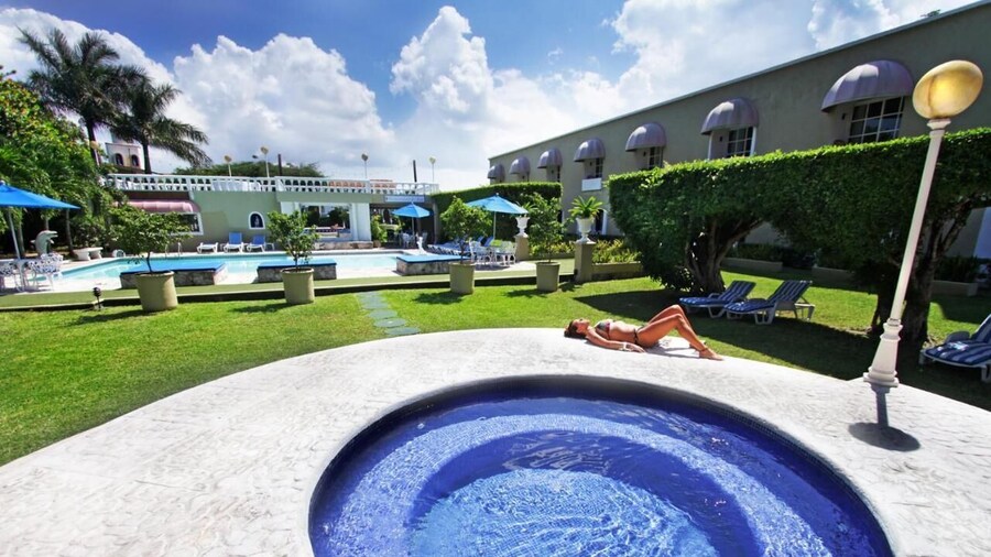 Villablanca Garden Beach Hotel
