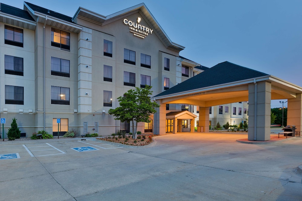 Exterior, Staybridge Suites Cedar Rapids North, an IHG Hotel