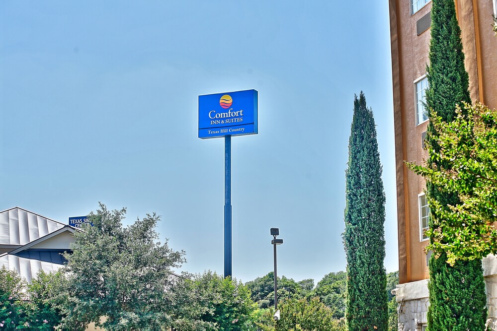Comfort Inn Suites Texas Hill Country In Boerne Cheap Hotel