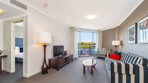 Minibar, in-room safe, desk, iron/ironing board