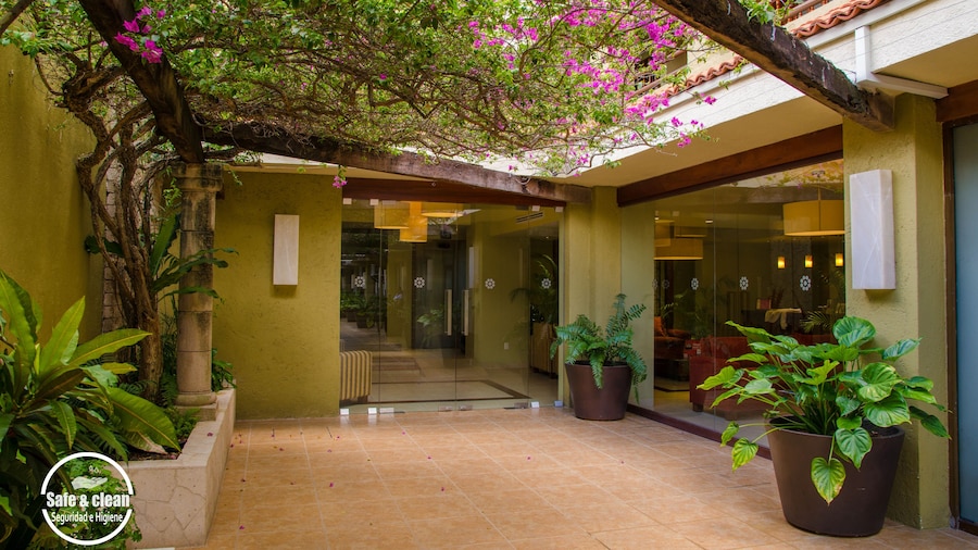 Suites Colonial