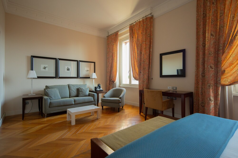 Luxe Rose Garden Hotel Roma: 2019 Room Prices $258, Deals ...