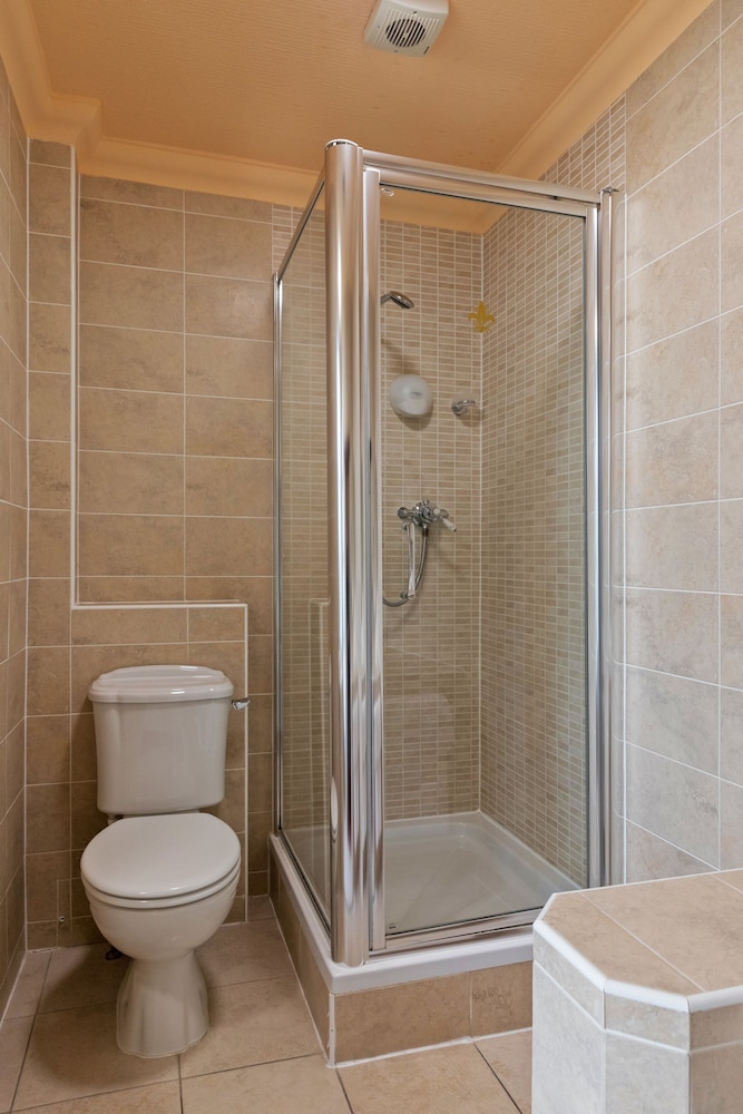 Bathroom, Rogerthorpe Manor Hotel, BW Signature Collection