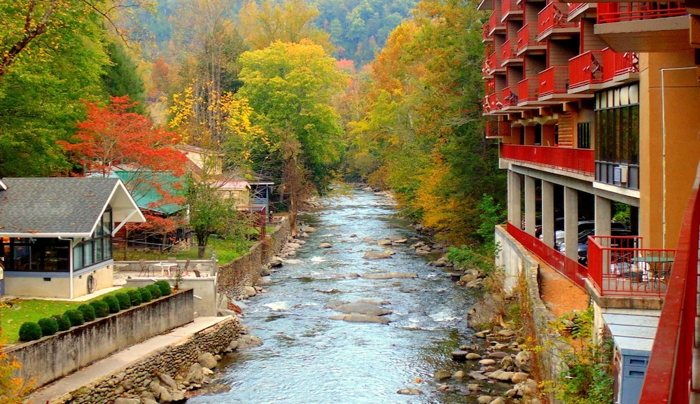 Exterior, Baymont by Wyndham Gatlinburg On The River