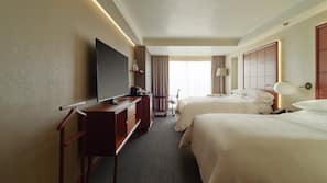 Ropa de cama de alta calidad, edredones de plumas, minibar y caja fuerte