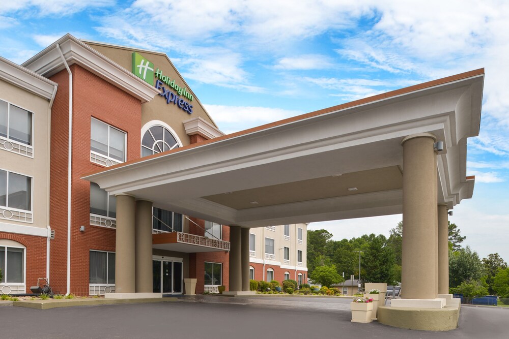 Exterior, Holiday Inn Express East Ridge, an IHG Hotel