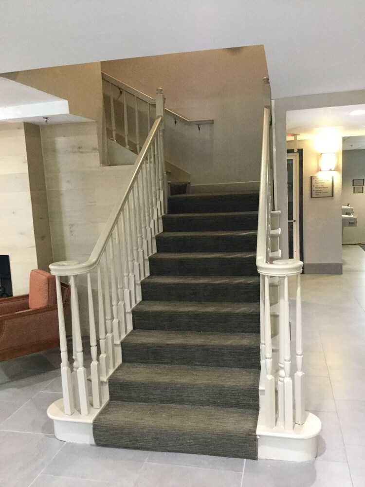 Staircase, Country Inn & Suites by Radisson, Charlotte I-485 at Highway 74E, NC