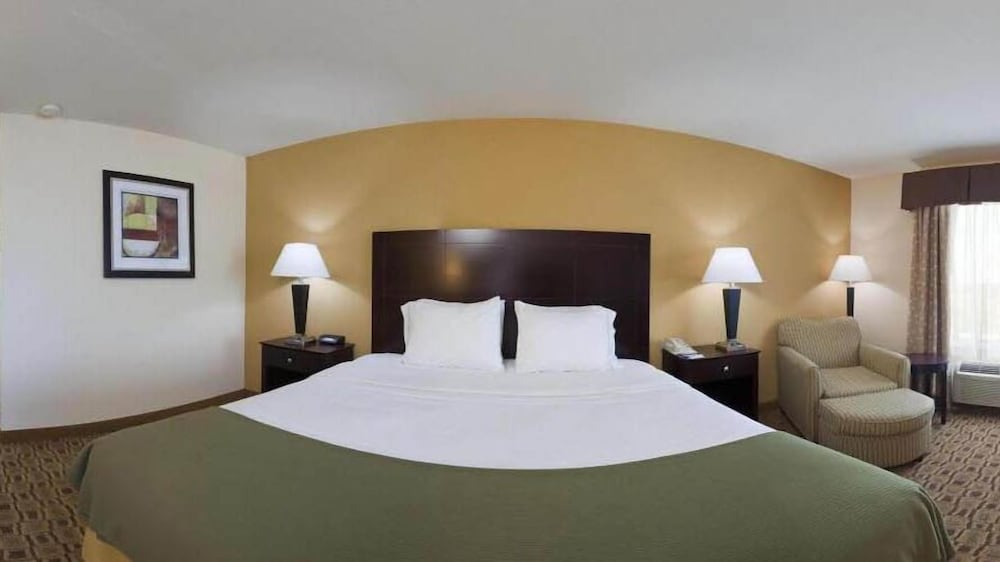 Holiday Inn Express Boonville, an IHG Hotel