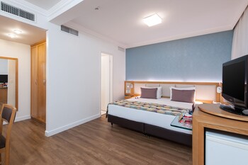 Comfort Suites Oscar Freire Reviews Photos Rates Ebookers Com