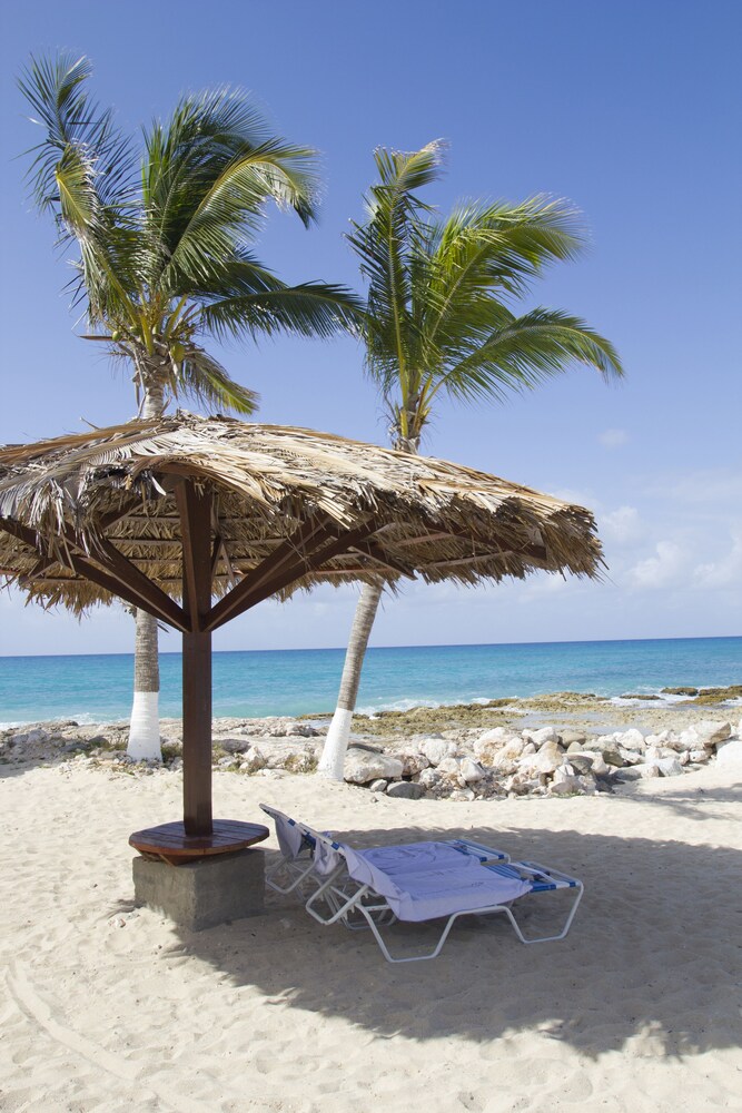 Flamingo Beach Resort By Diamond Resorts In Simpson Bay