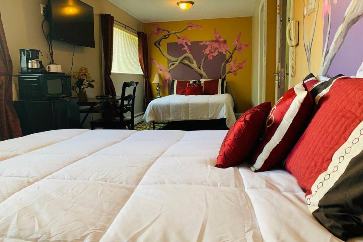Individually decorated, iron/ironing board, free WiFi