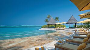 2 outdoor pools