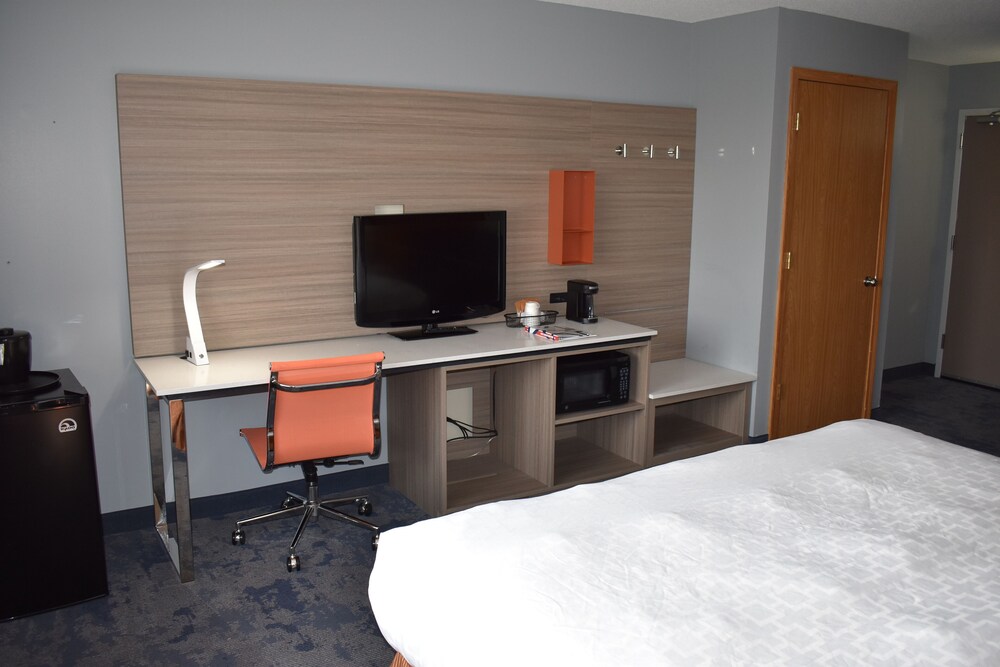 Room, AmericInn by Wyndham Inver Grove Heights Minneapolis