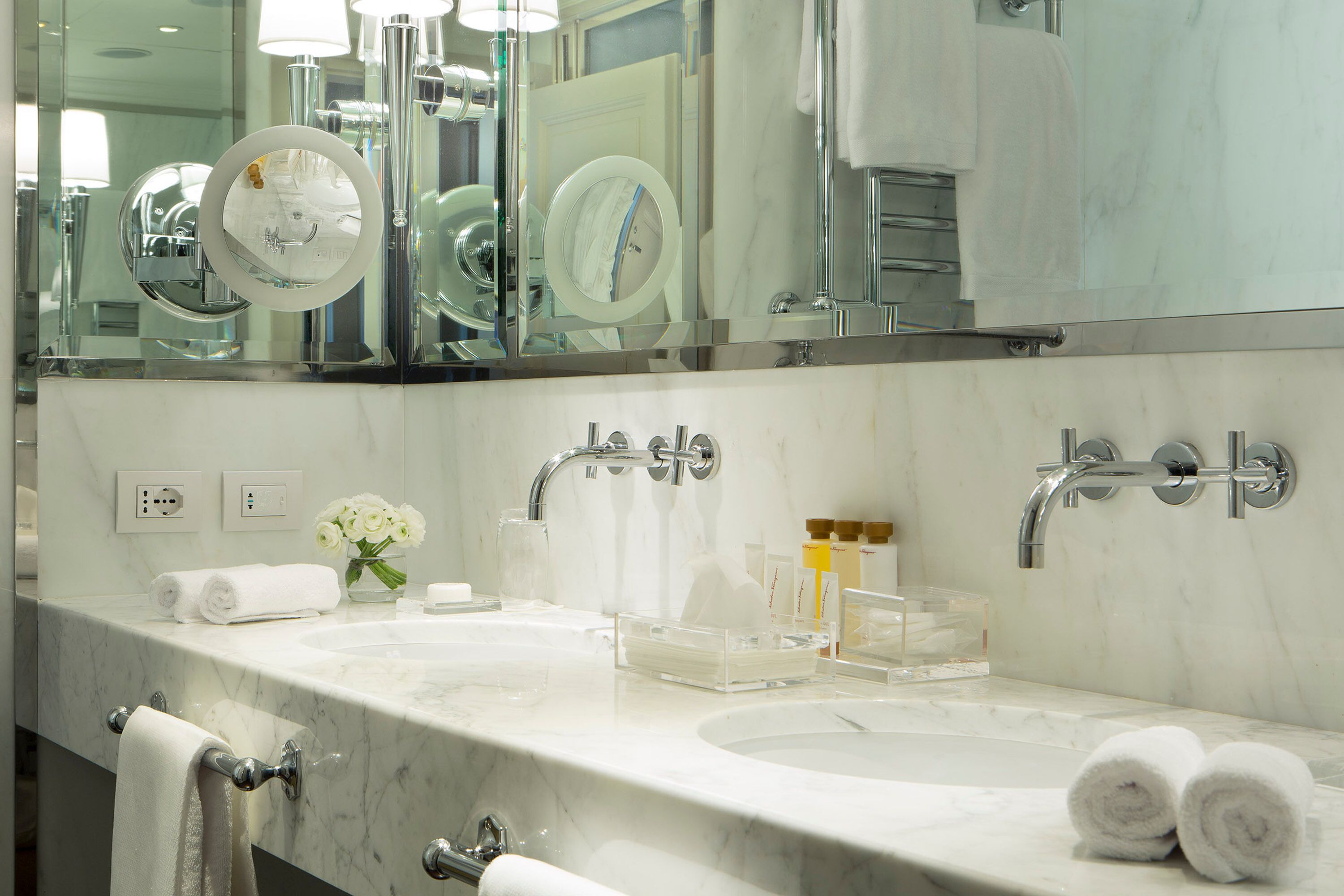 ポートレート フィレンツェ ルンガルノ コレクション 口コミ 部屋写真 料金 お得情報 エクスペディア