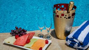 Outdoor pool, pool umbrellas