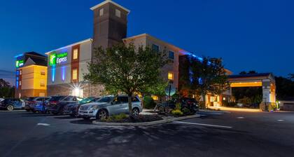 Holiday Inn Express & Suites Absecon-Atlantic City, an IHG Hotel
