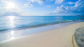 Beach nearby, white sand, sun-loungers, beach umbrellas