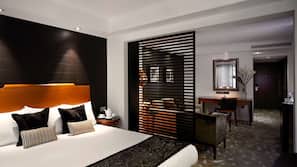 Minibar, in-room safe, desk, iron/ironing board