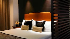 Minibar, in-room safe, desk, iron/ironing board