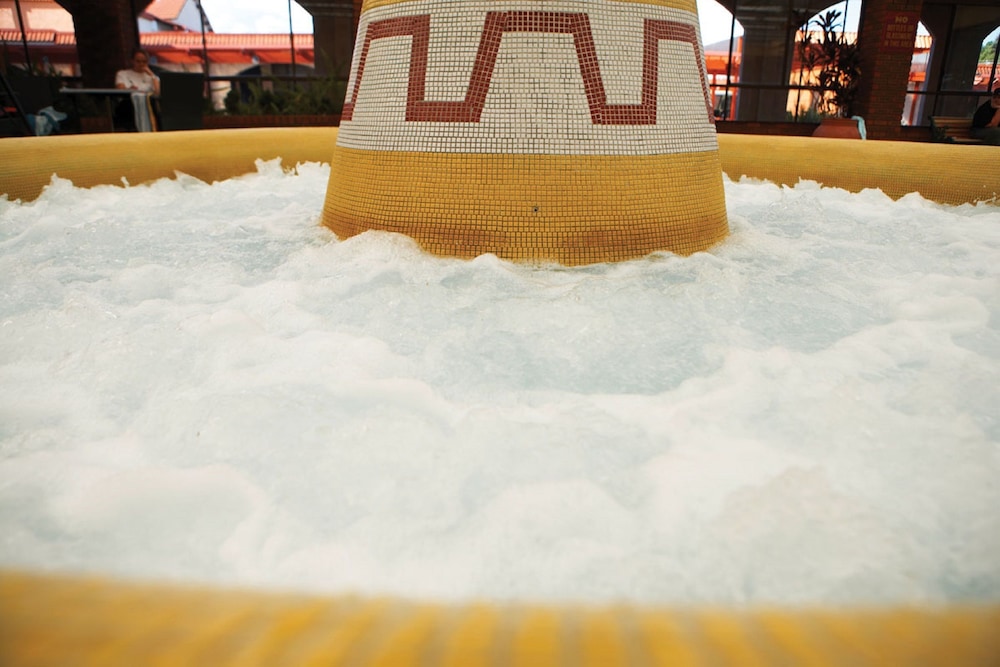 Outdoor spa tub, Quality Resort Siesta