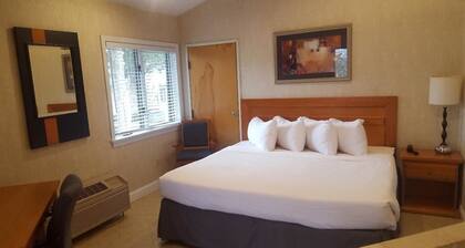 Cedar Park Whirlpool Suites