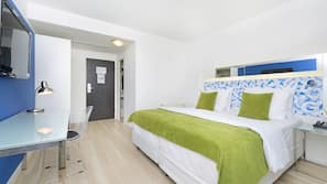 Literie hypoallergénique, coffre-forts dans les chambres, bureau