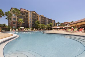 7 outdoor pools, pool umbrellas, sun loungers