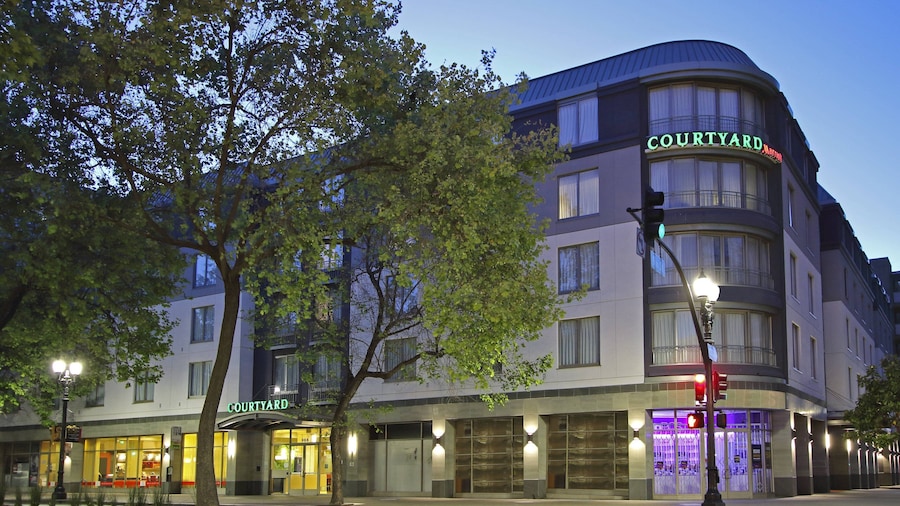 Courtyard by Marriott Oakland Downtown