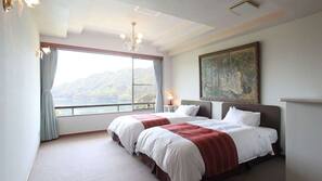 Minibar, alarm clocks