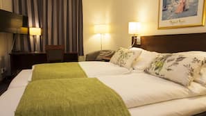 Premium bedding, in-room safe, desk, WiFi