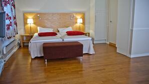 Premium bedding, in-room safe, desk, WiFi