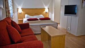 Premium bedding, in-room safe, desk, WiFi