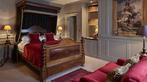 Roupas de cama premium, frigobar, cofres nos quartos