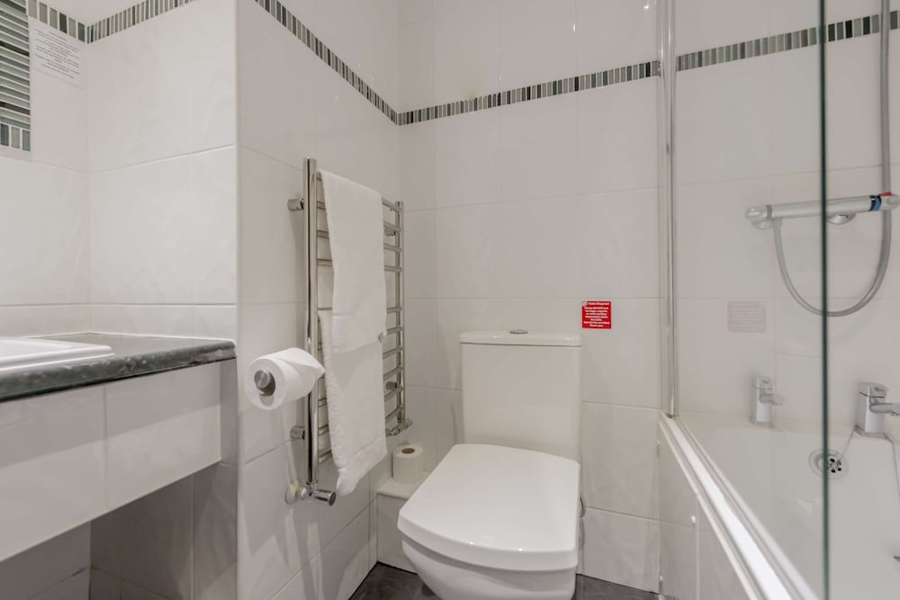 Bathroom, Best Western Bradford Guide Post Hotel