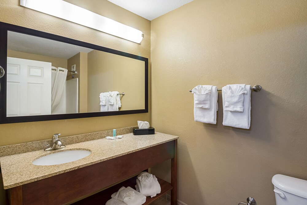 Mainstay Suites Fargo