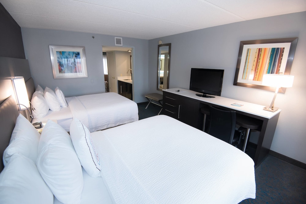 Fairfield Inn and Suites by Marriott Atlanta Airport North