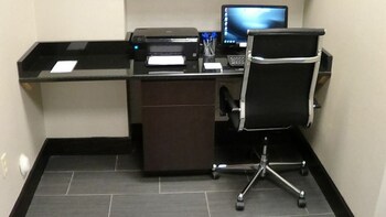 Holiday Inn Express Hotel & Suites Greenville Downtown