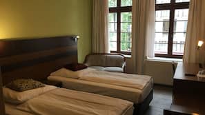 Hypoallergeen beddengoed, een bureau, extra bedden