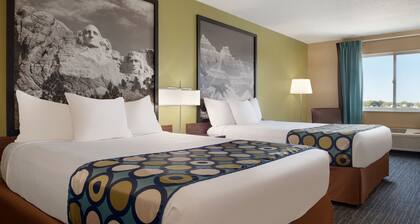 Super 8 by Wyndham Sioux Falls