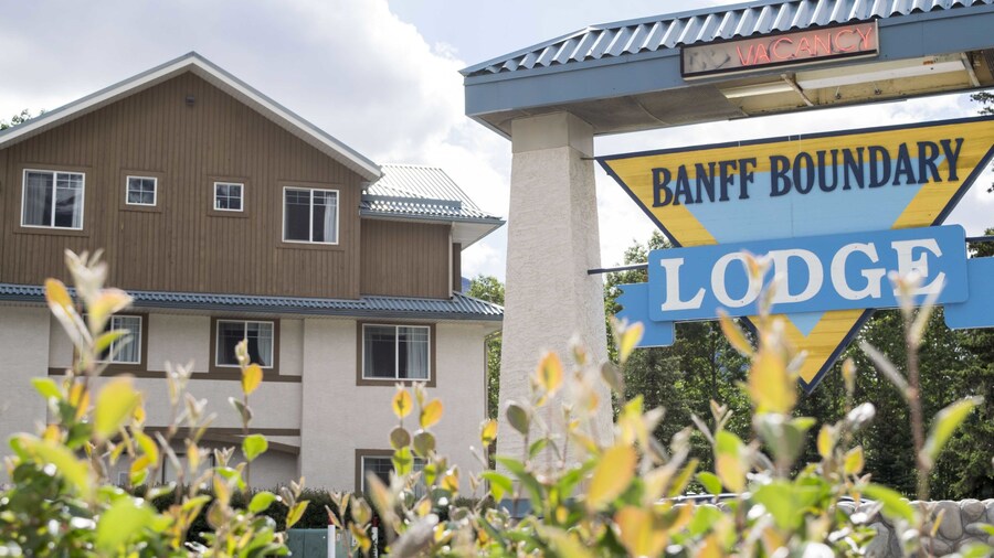 Banff Boundary Lodge