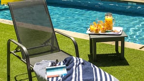 Outdoor pool, pool loungers