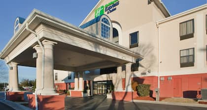 Holiday Inn Express Hotel & Suites Laurinburg, an IHG Hotel