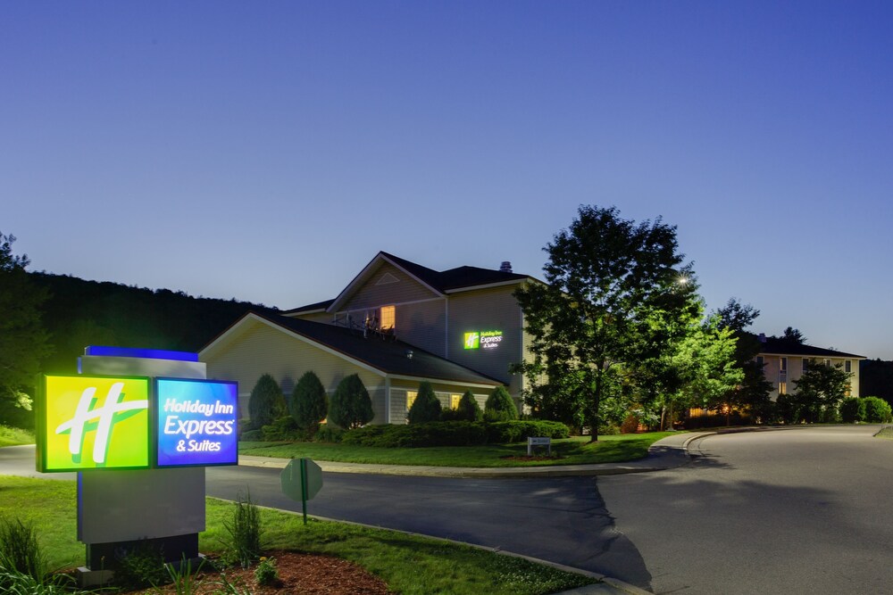 Holiday Inn Express Hotel & Suites Brattleboro, an IHG Hotel