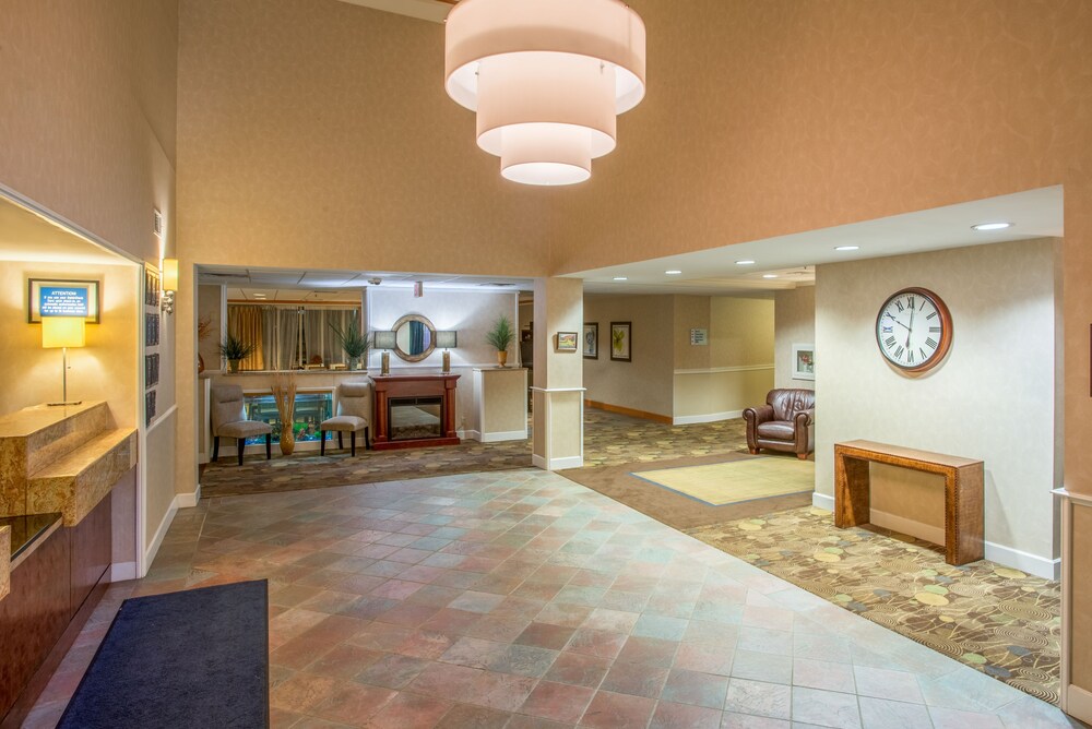 Holiday Inn Express Hotel & Suites Brattleboro, an IHG Hotel